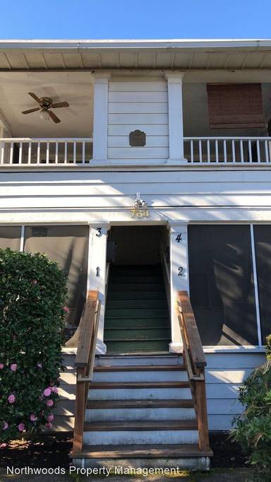 Main picture of 764 Lawrence St