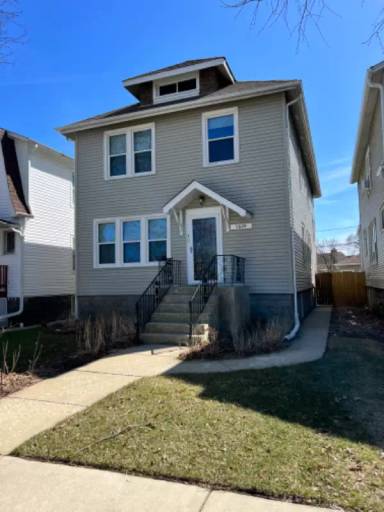 Main picture of 5829 W Peterson Ave