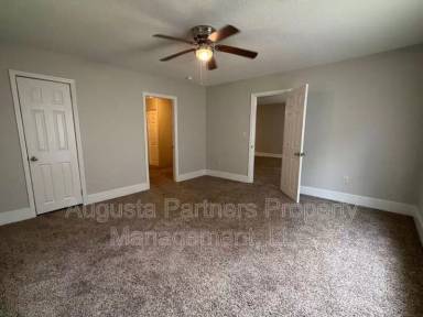 Main picture of 717 Eve St