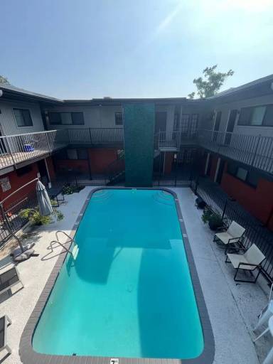 Main picture of 2301 Commonwealth St