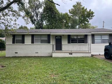 Main picture of 524 E Elm St