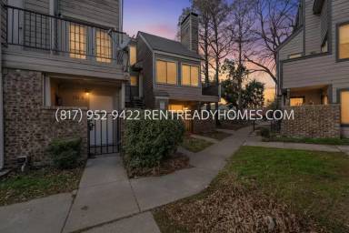 Main picture of 9801 Walnut St