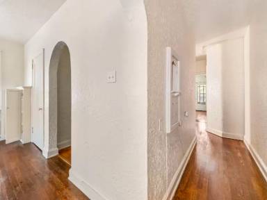 Main picture of 5556 Covode St