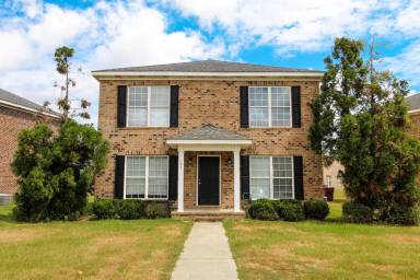 Main picture of 149 Herschel Dr