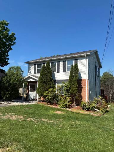 Main picture of 121 Edgewood Dr