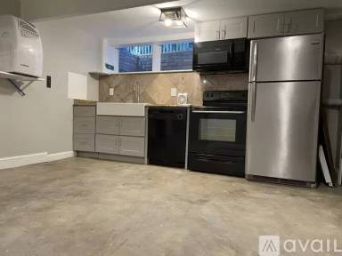 Main picture of 807 Monroe Dr NE