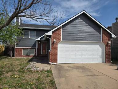 Main picture of 1914 S Prescott Cir