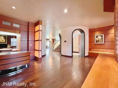Main picture of 10305 Almayo Ave