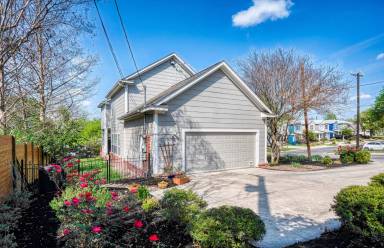 Main picture of 444 Elmhurst Ave