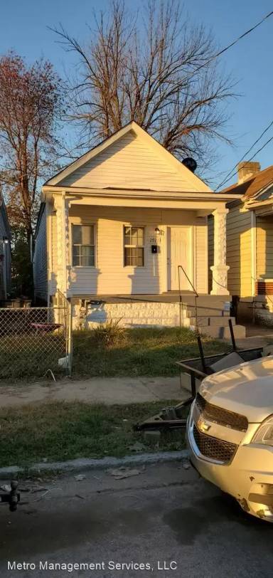 Main picture of 2921 Slevin St