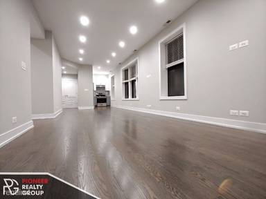 Main picture of 1507-11 W Barry Ave & 3052-58 N Greenview Ave