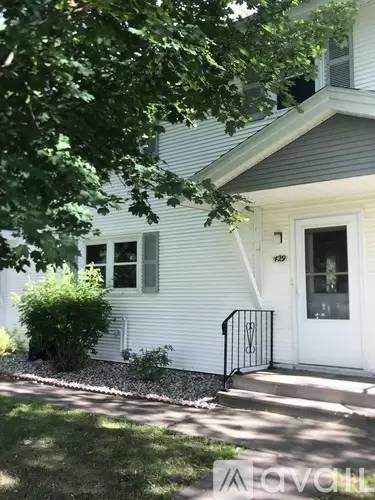 Main picture of 429 Kelly Cir