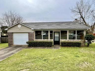 Main picture of 107 Shady Hollow Ct