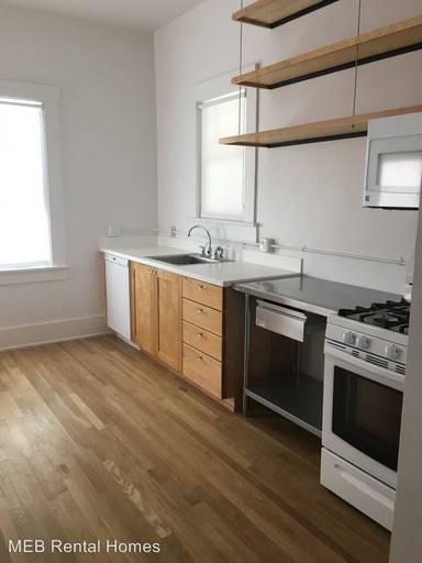 Main picture of 40 E 14th St