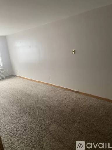 Main picture of 41 S Oak St