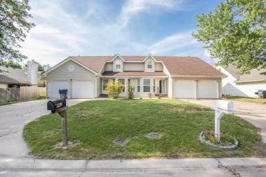 Main picture of 1417 S Goebel Cir