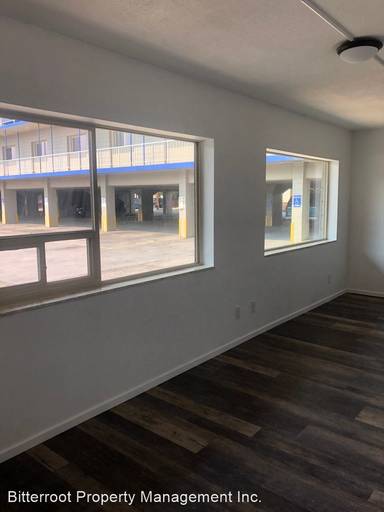 Main picture of 420 W Broadway St