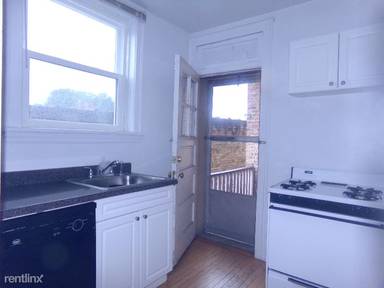 Main picture of 918 Green Bay Rd