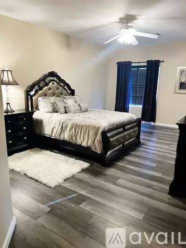 Main picture of 3731 E Mitchell Dr