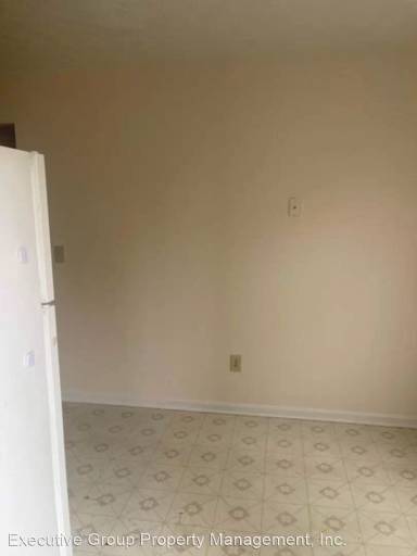 Main picture of 420 N Woodland Dr