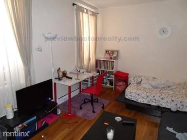 Main picture of 1840 Commonwealth Ave