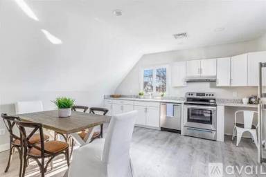 Main picture of 22 Pacific St