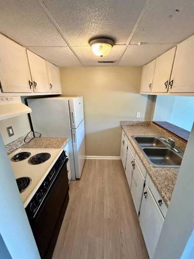 Main picture of 7042 Bray Rd