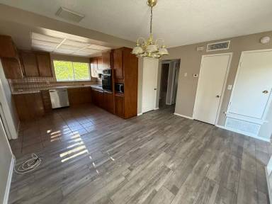 Main picture of 14236 Oxford Pl