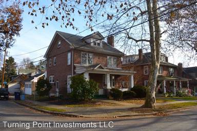 Main picture of 17 E Court Blvd