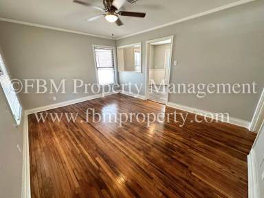 Main picture of 1021 N 23 1/2 St