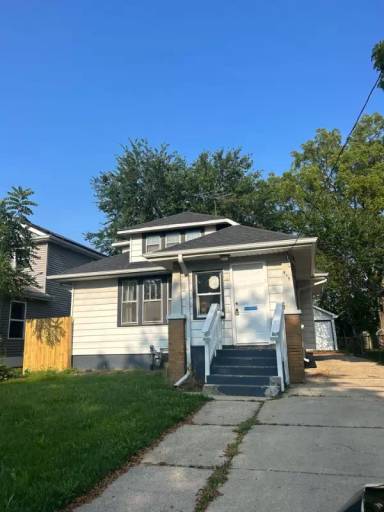 Main picture of 915 Yeoman St