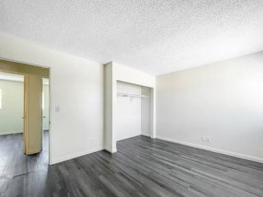 Main picture of 9859 Peacock Cir