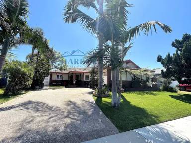 Main picture of 408 E Moorehaven Dr