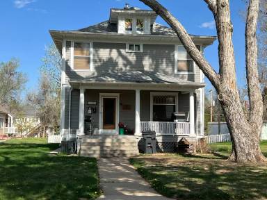 Main picture of 1520 12th Ave
