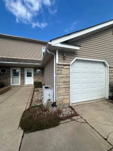 Main picture of 353 S Boo Rd