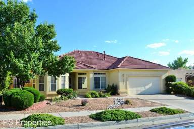 Main picture of 6604 Suerte Pl NE