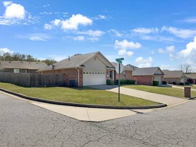 Main picture of 2060 Kalei Ln