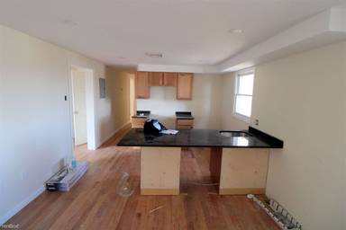 Main picture of 30 Laviolette St