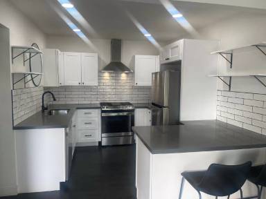 Main picture of 3808 E Polk St