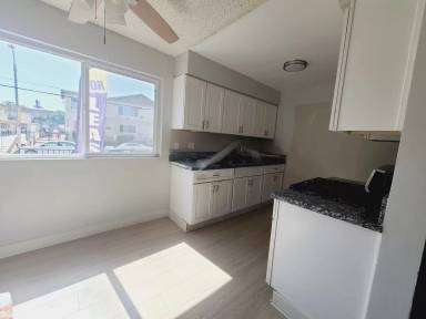 Main picture of 8720 Orion Ave