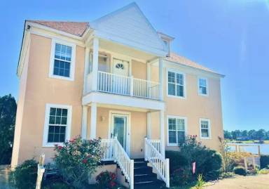 Main picture of 1006 Canberra Pl