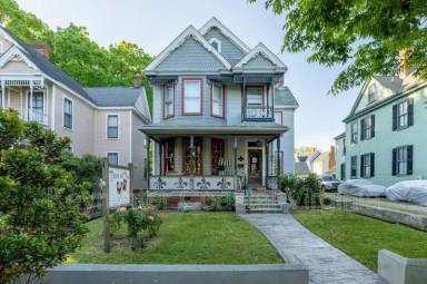Main picture of 338 Main St