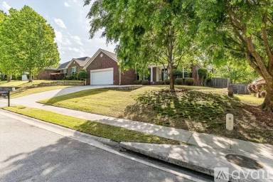 Main picture of 3030 Parkridge Dr