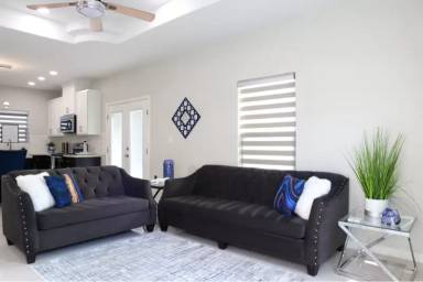 Main picture of 204 W Rutherford Ave