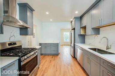 Main picture of 206 Harold Ave