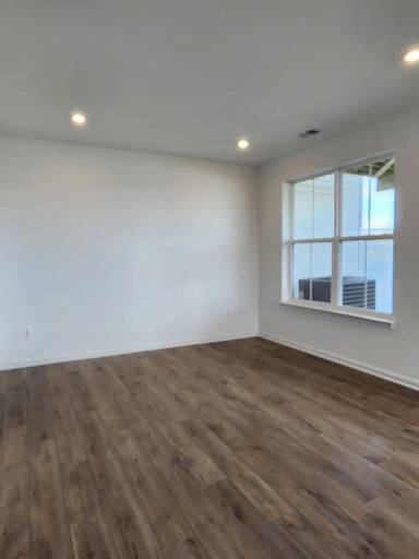 Main picture of 214 Douglas Way