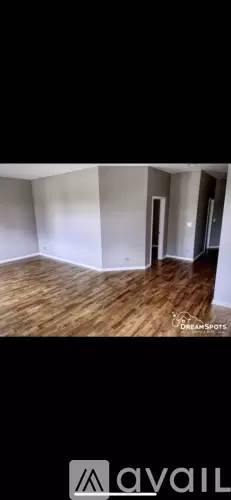 Main picture of 4758 S Michigan Ave