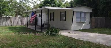 Main picture of 1011 NW 42nd Ln