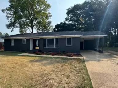 Main picture of 3162 Highway 15 N