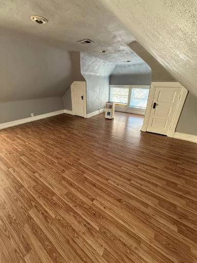 Main picture of 4005 Warwick Blvd